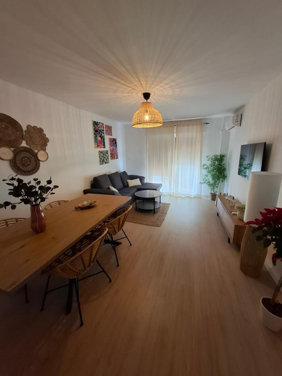 Living room, Dining area