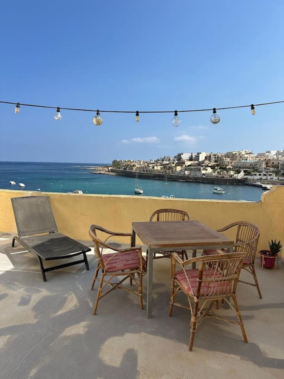 Day, Natural landscape, View (from property/room), Balcony/Terrace, Seating area, Dining area, Sea view