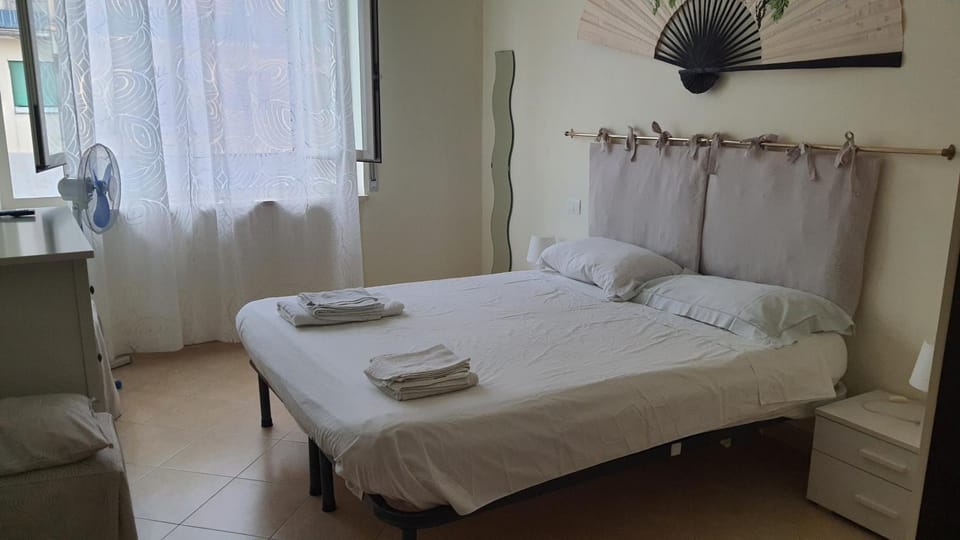 Bed, Photo of the whole room, children