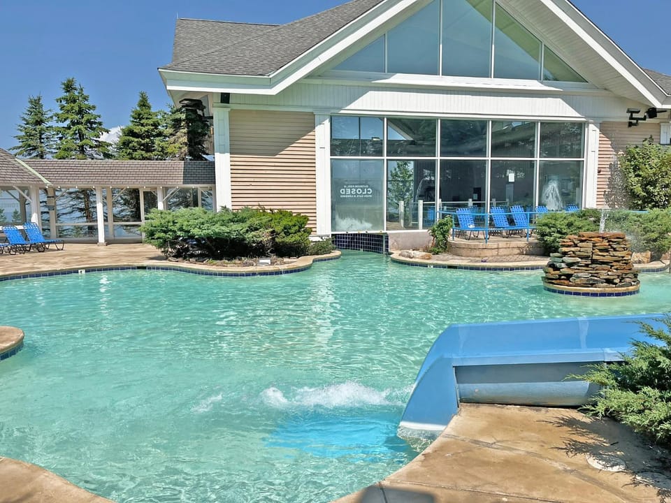 Property building, Swimming pool