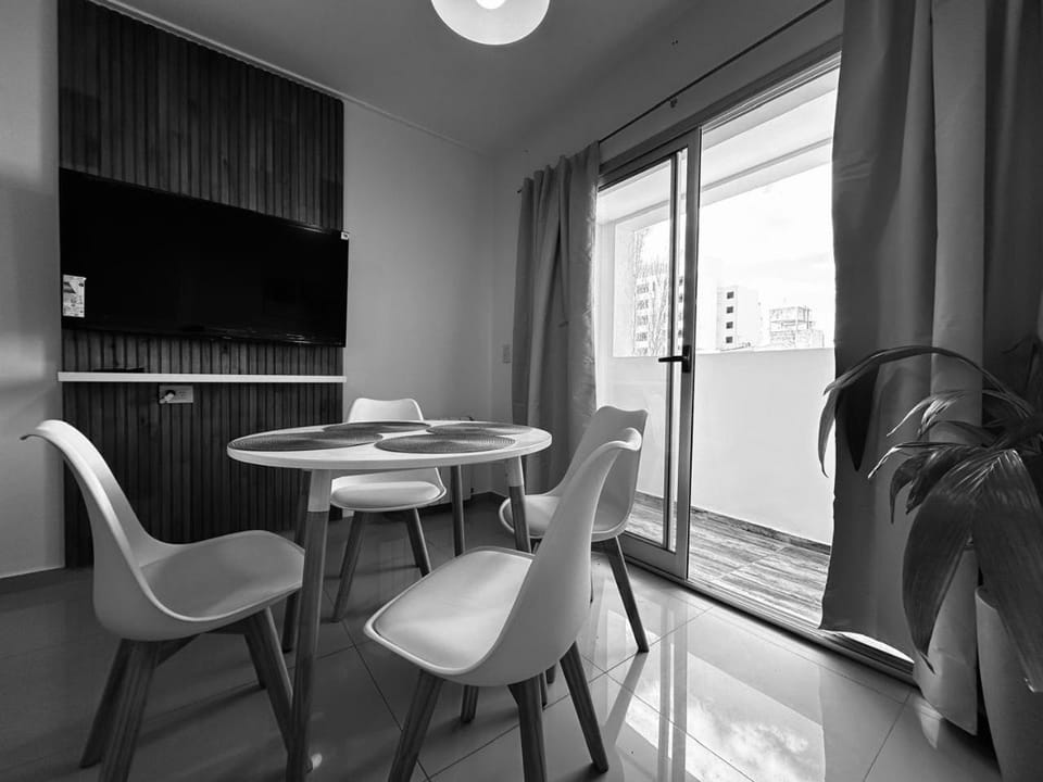 TEMPO Departamento impecable La Plata Céntrico Plaza Belgrano y cerca ESTADIO UNICO Estacionamiento propio Apartment in La Plata