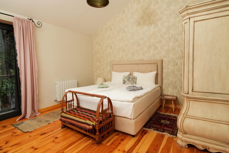 Bed, Photo of the whole room, Bedroom, wardrobe