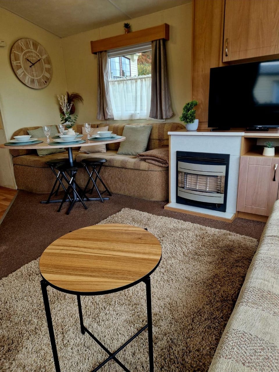 Gorgeous Sea Viev 3 Bedroom Delta Bromley Deluxe House in Tirymynach