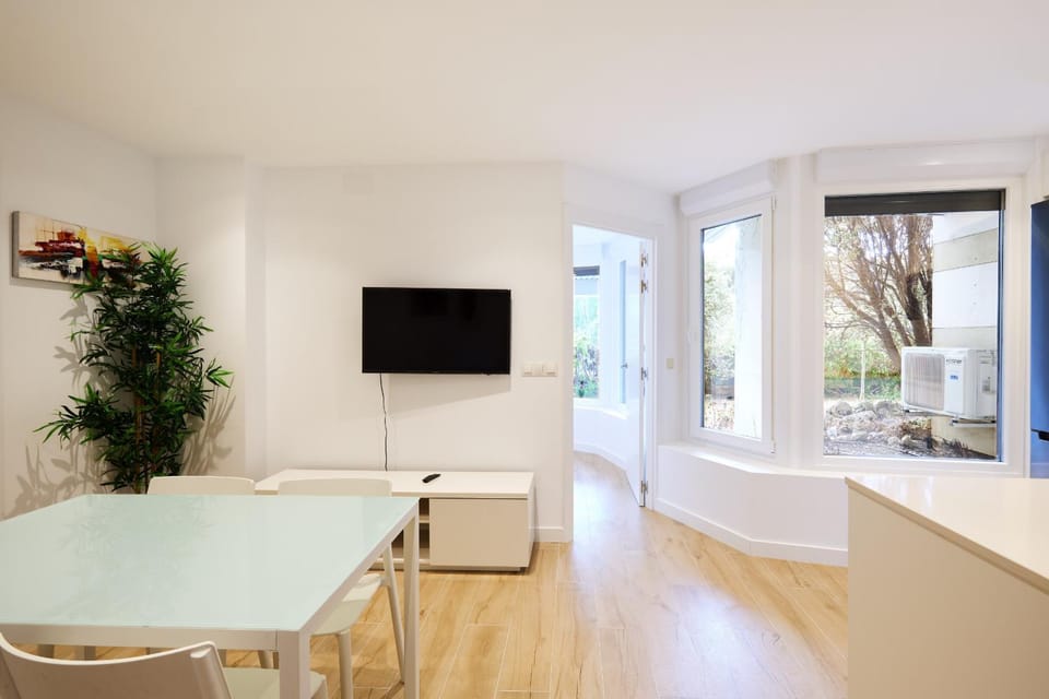 TV and multimedia, Dining area