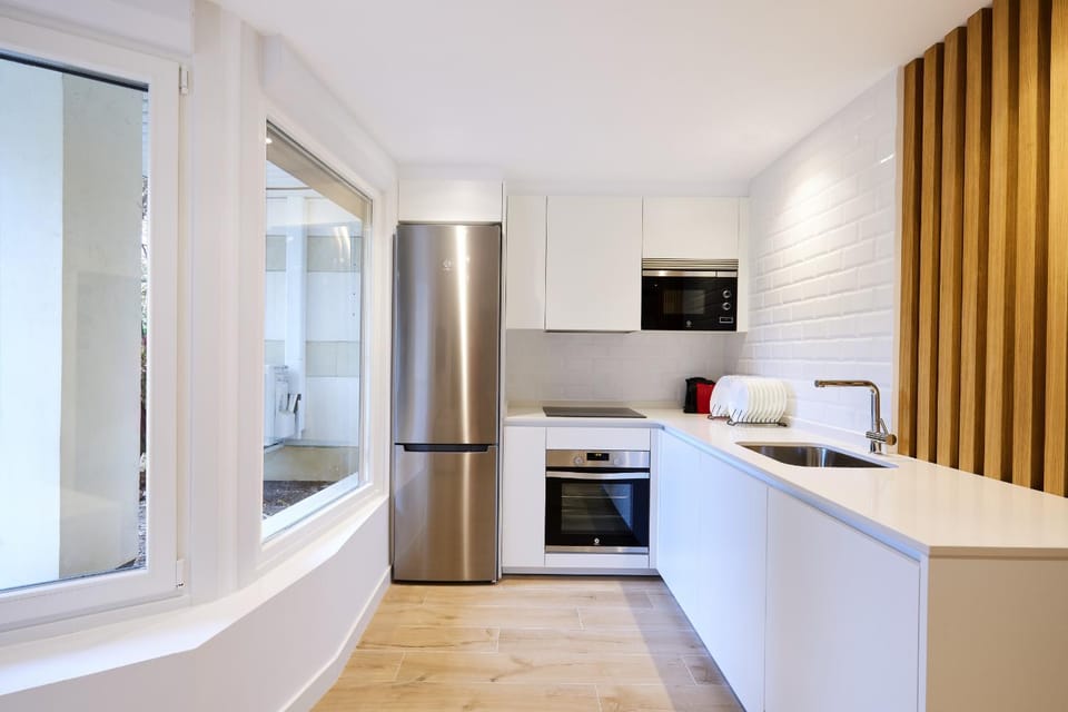 Kitchen or kitchenette, oven, stove