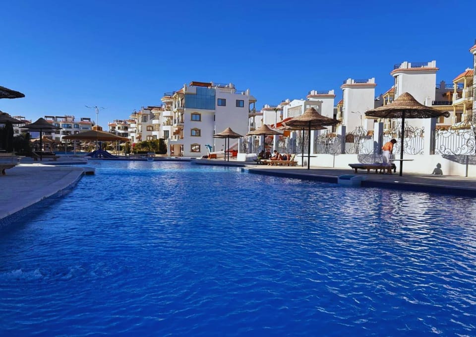 Property building, Swimming pool