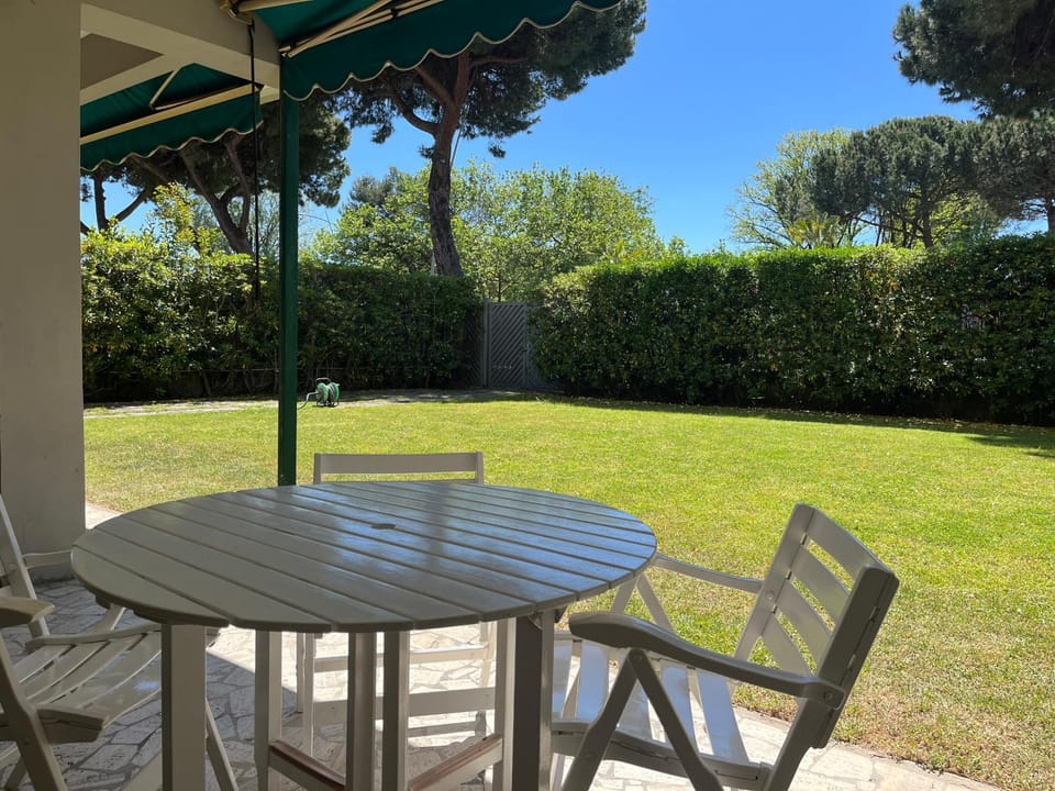 Garden, Dining area, Garden view