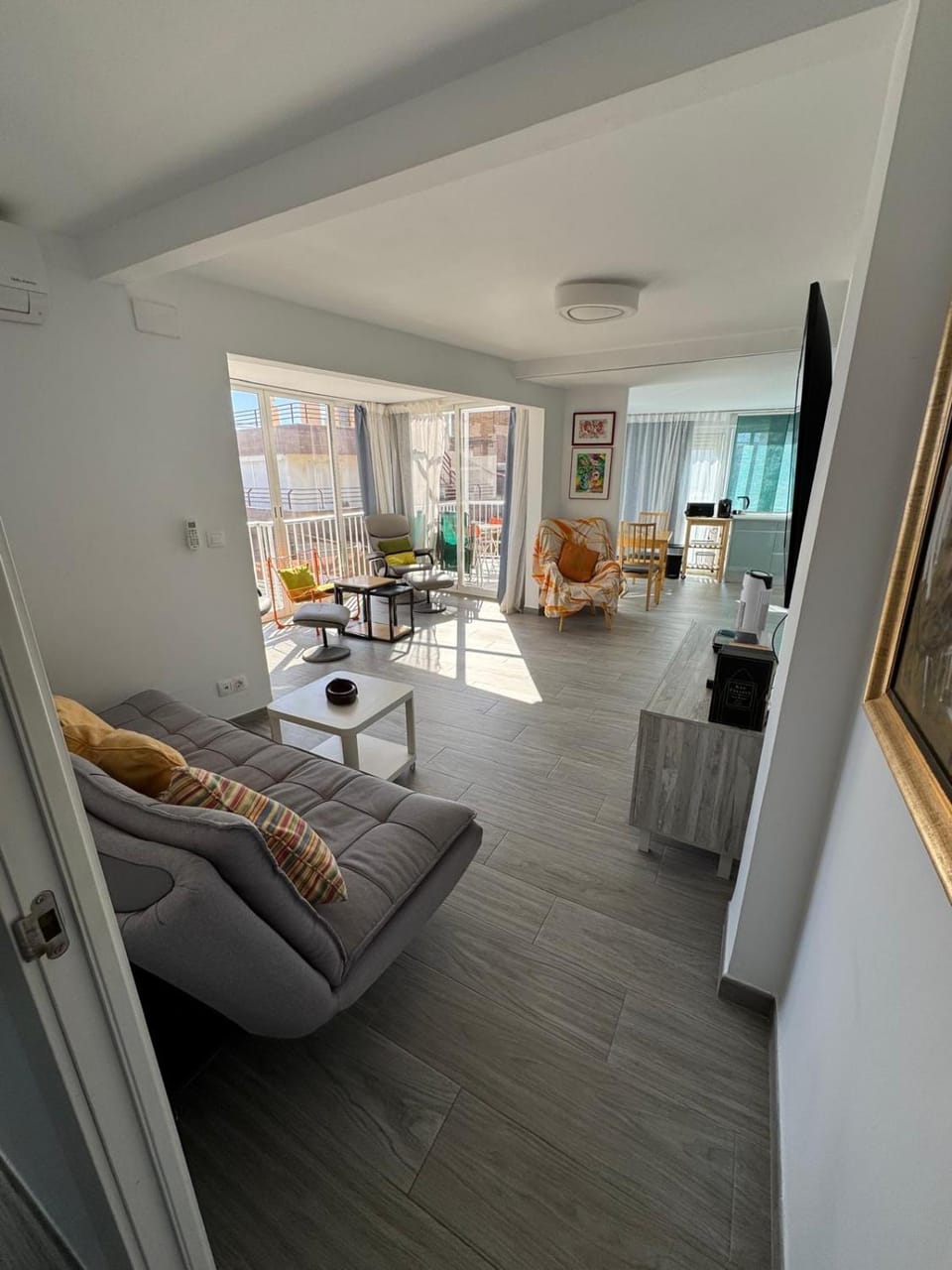 TV and multimedia, Living room, Seating area