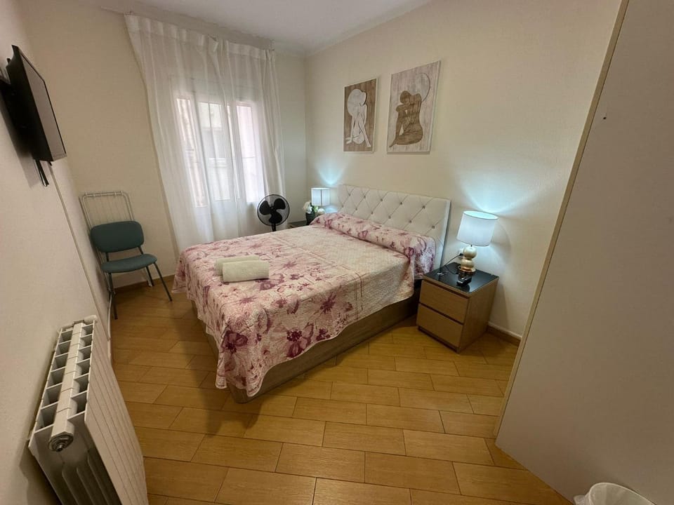 Habitaciones Valenciano Bed and Breakfast in Barcelona