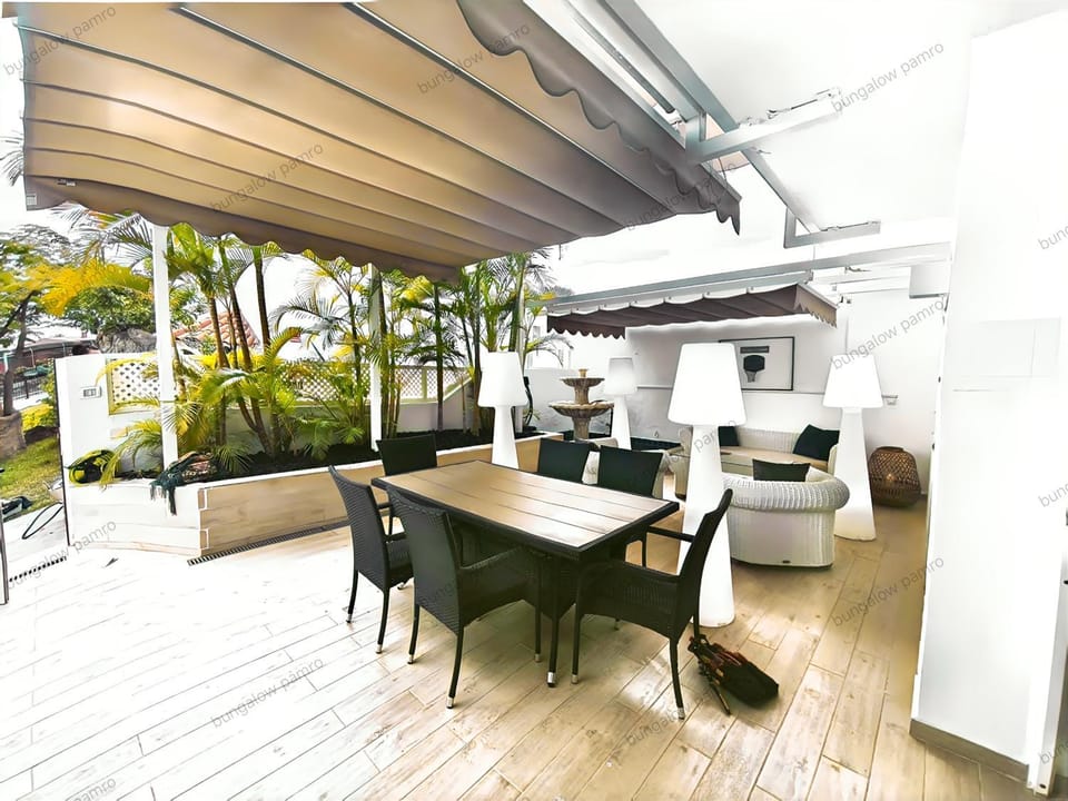 Patio, Patio, Day, Balcony/Terrace, Living room, Seating area, internet, internet