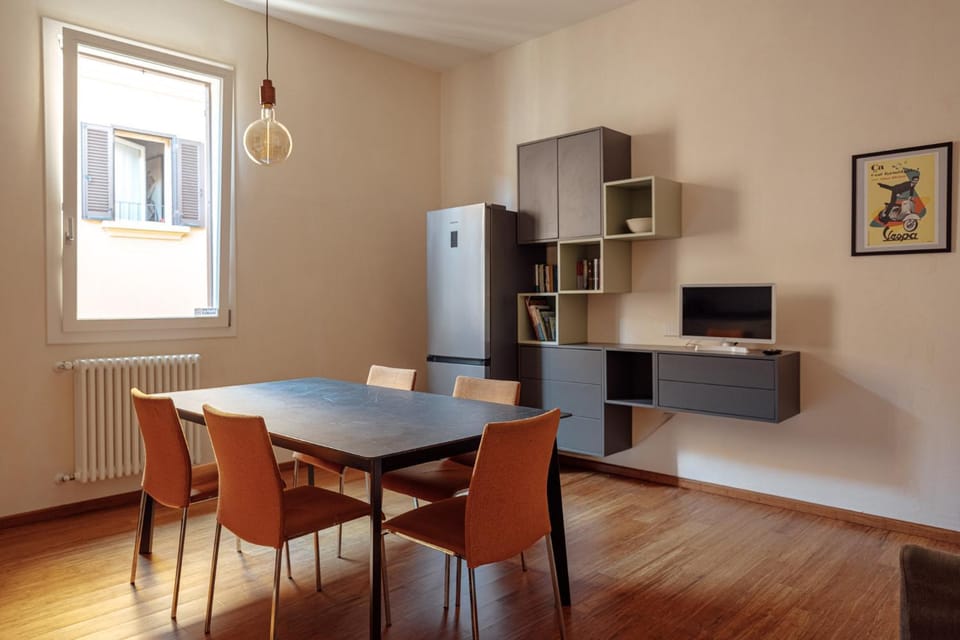 Appartamento Moderno in Piazza Aldrovandi Apartment in Bologna