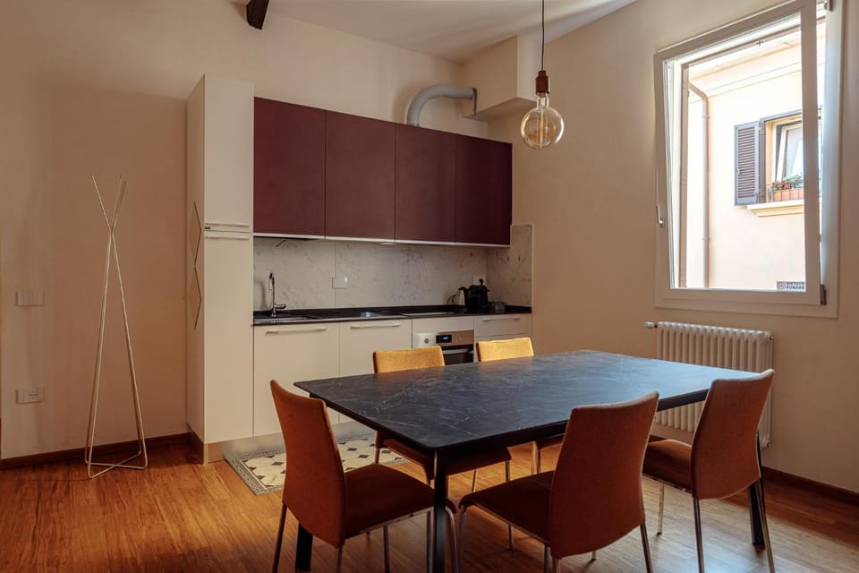 Appartamento Moderno in Piazza Aldrovandi Apartment in Bologna