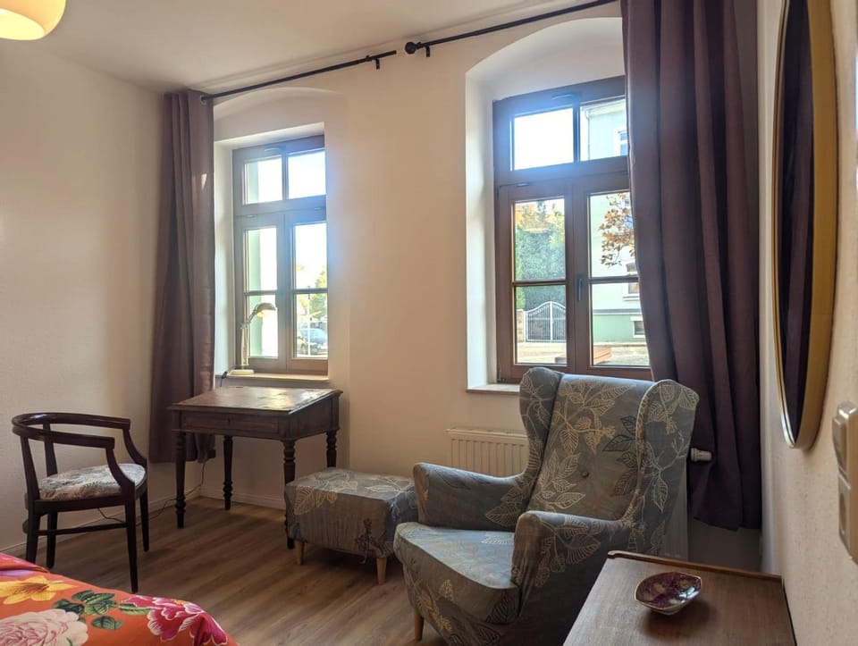 View (from property/room), Seating area, Bedroom