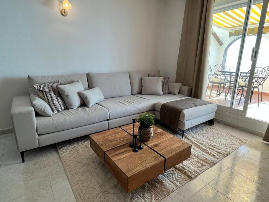 Apartment Miramar 5 mins from beach & 180 sea views Apartment in Marina Alta