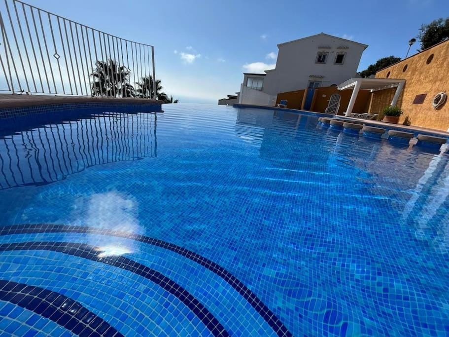 Apartment Miramar 5 mins from beach & 180 sea views Apartment in Marina Alta