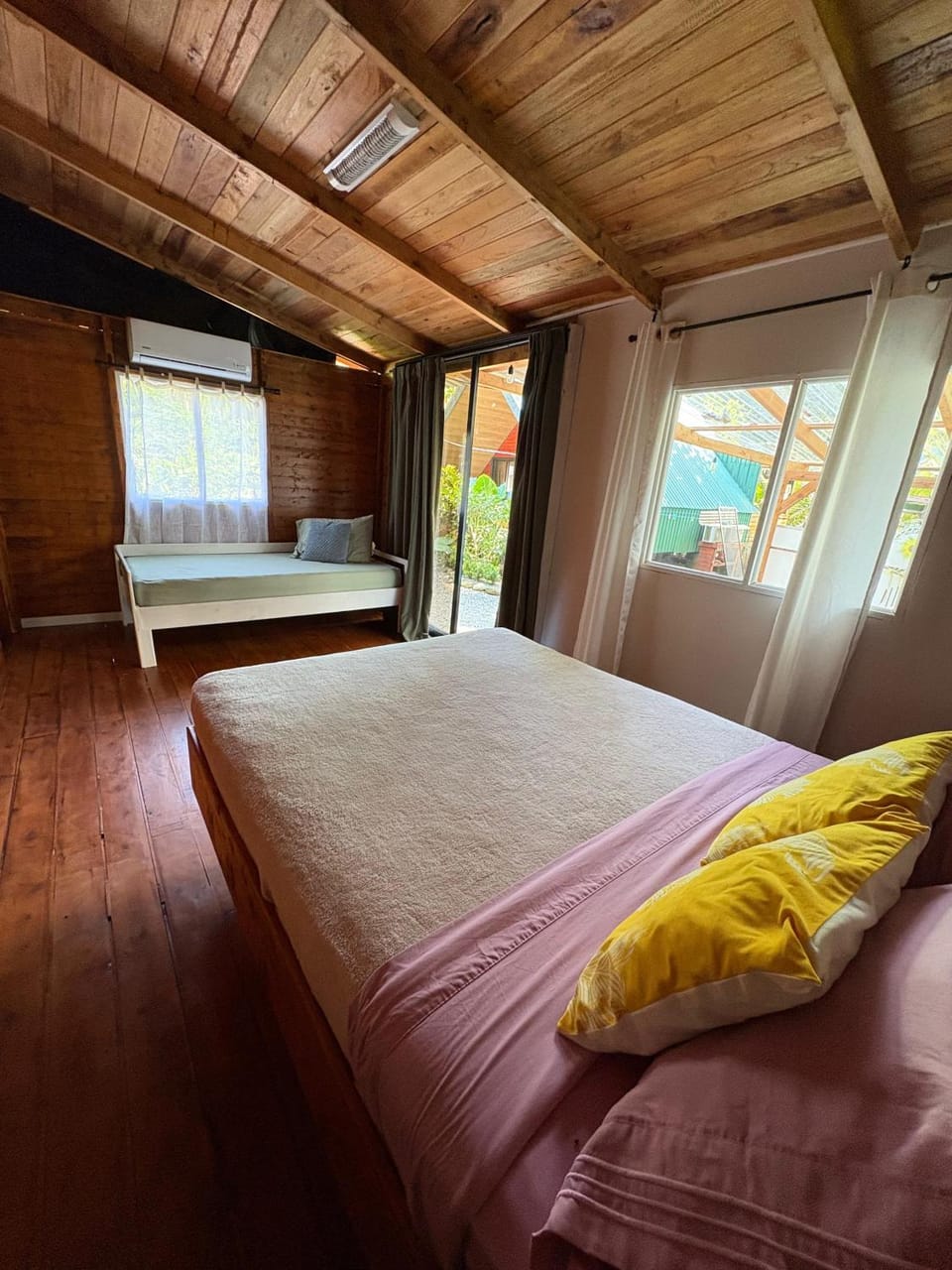 Cabaña Vacal WiFi, beach front #1 Apartment in Uvita