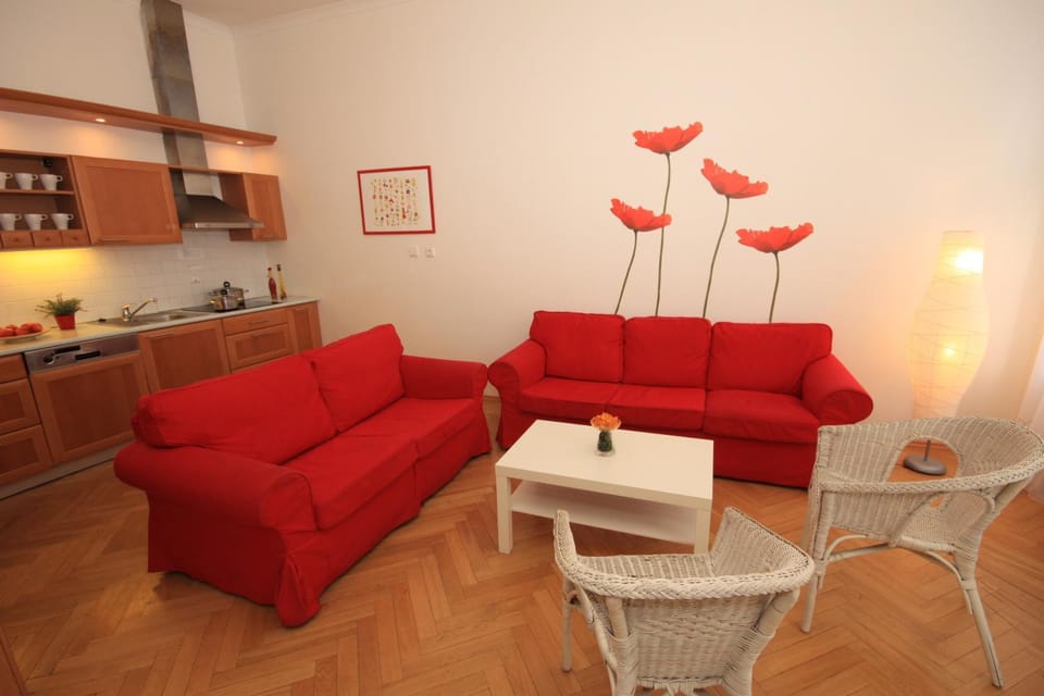 Kitchen or kitchenette, Living room
