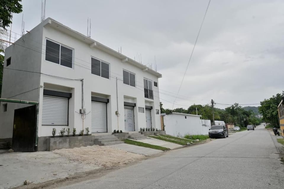 Apartamento Petenchel, por Aeropuerto Flores Peten 2 Apartment in Guatemala