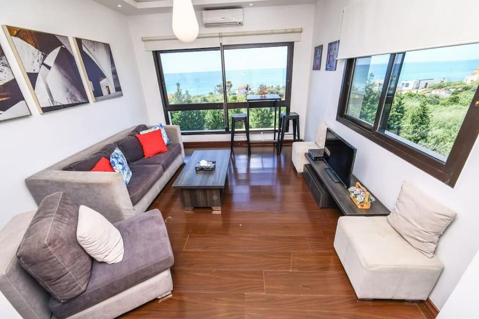 Backyard Seaview 1 BR with 24-7 Electricity Apartment in Africa