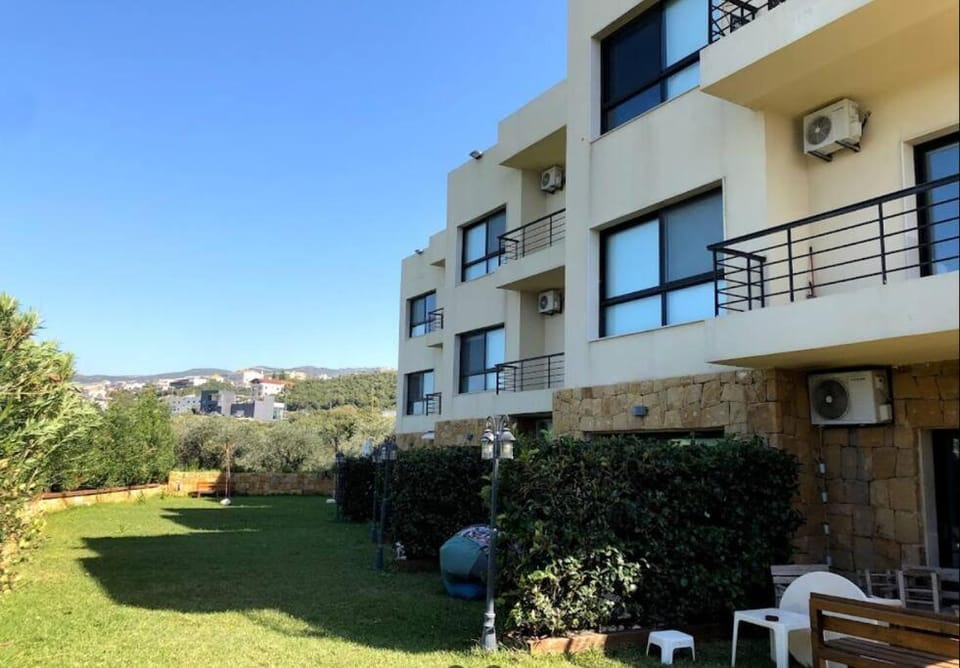 Backyard Seaview 1 BR with 24-7 Electricity Apartment in Africa