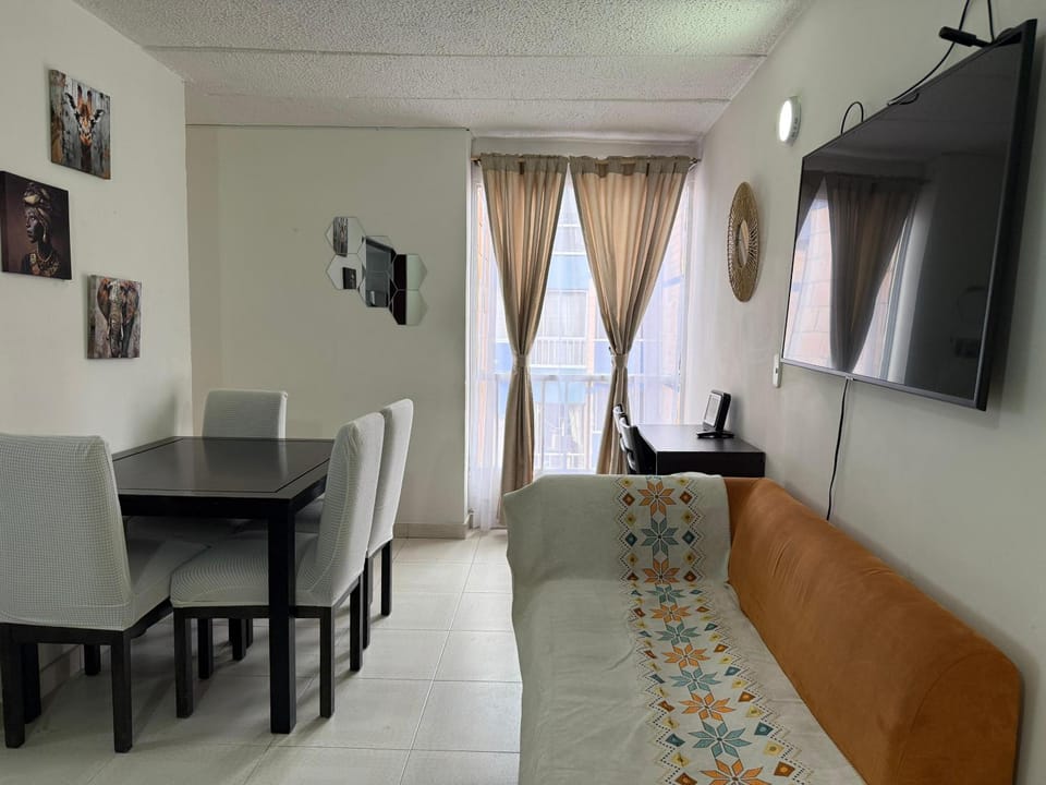 TV and multimedia, Living room, Seating area, Dining area, Evening entertainment