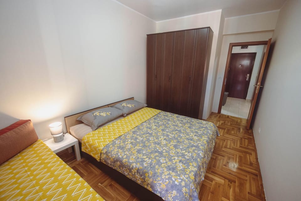 Bed, Photo of the whole room, Bedroom, wardrobe