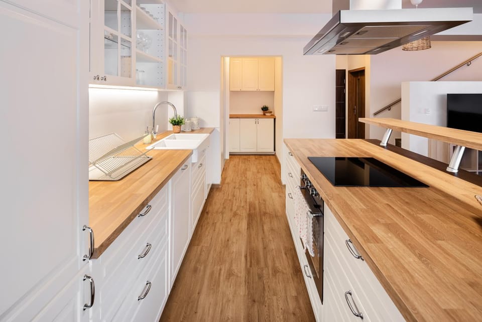 Kitchen or kitchenette