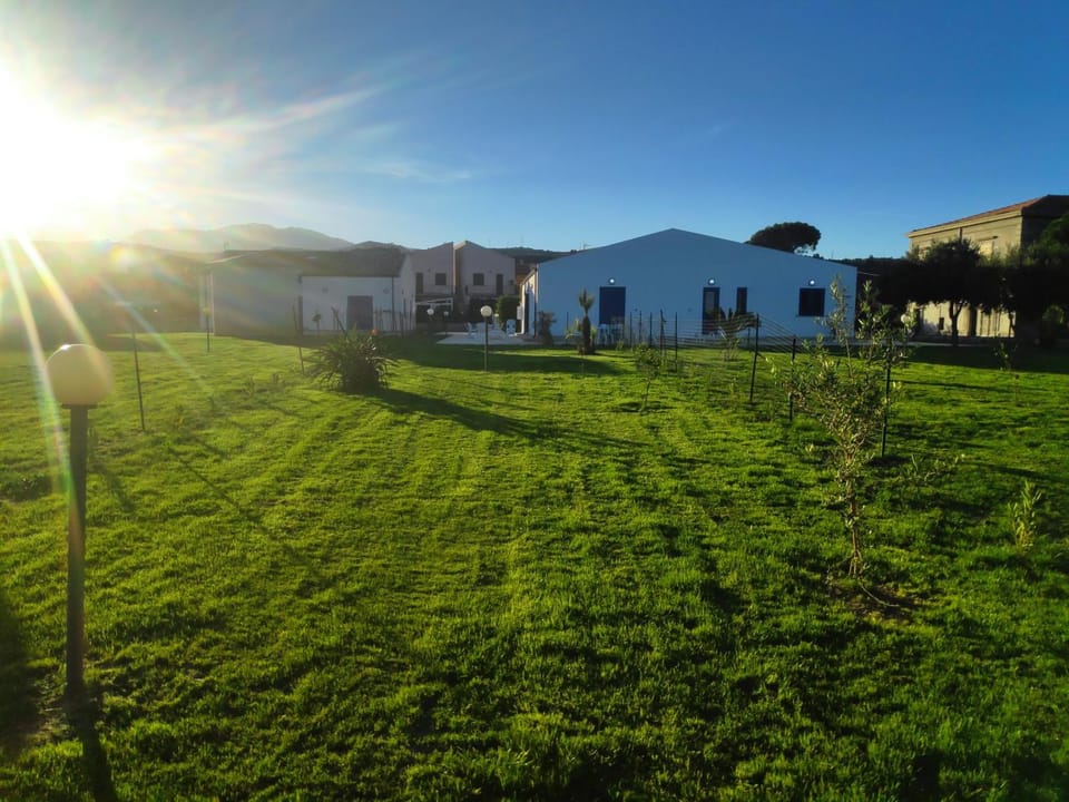 Property building, Garden, Garden view