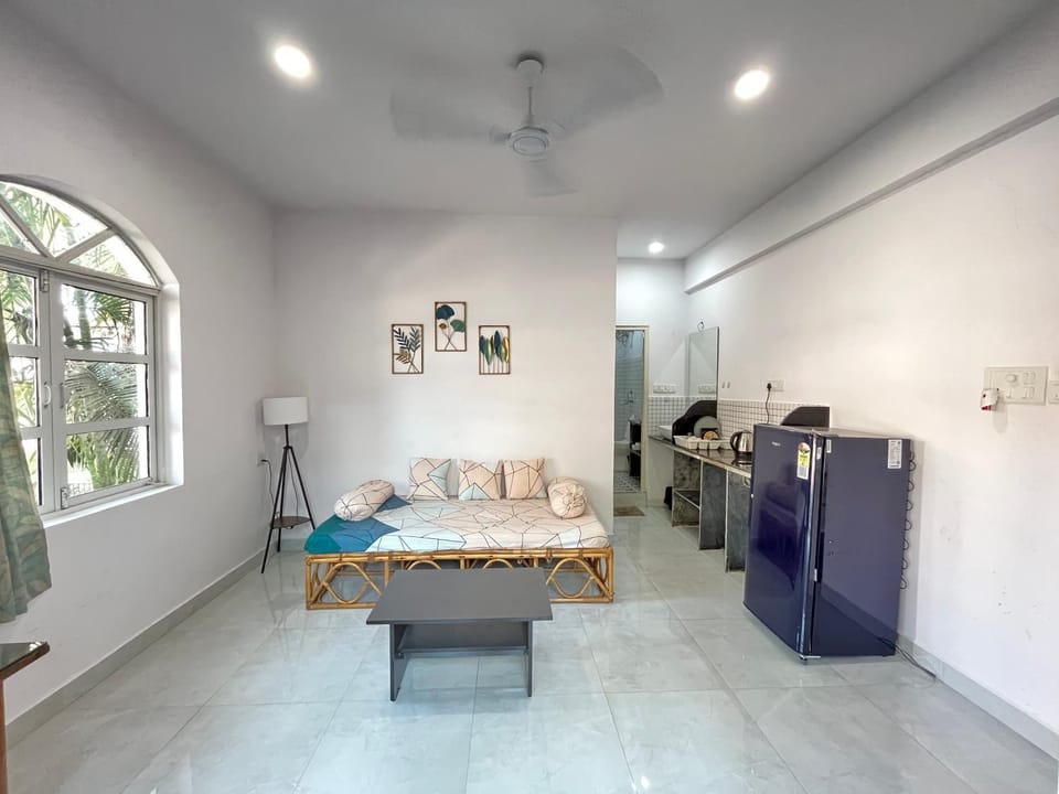 V R Holiday Home Hotel in Candolim
