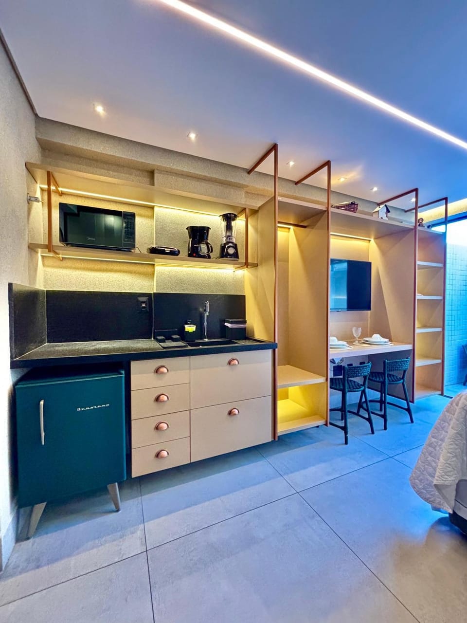 Kitchen or kitchenette, Seating area, minibar, stove