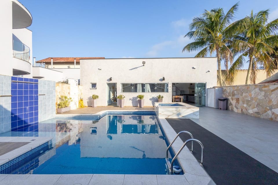 Property building, Day, Pool view, Swimming pool