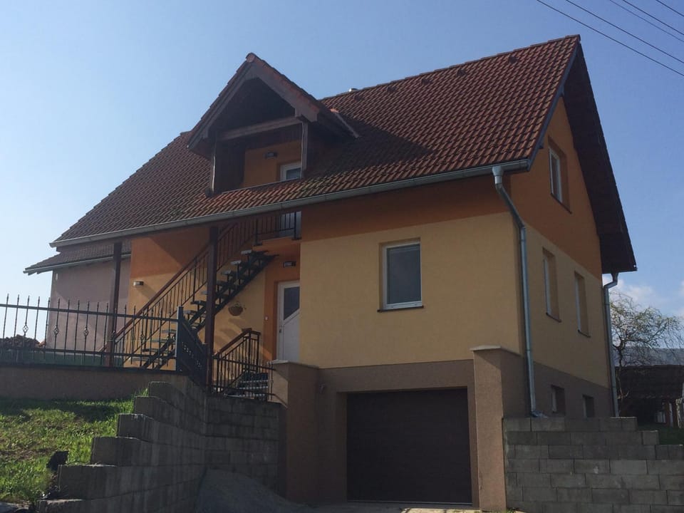 Property building, Facade/entrance, Day