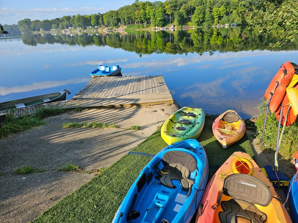 Castaways Cottage on Croton Pond #1 Apartment in Michigan