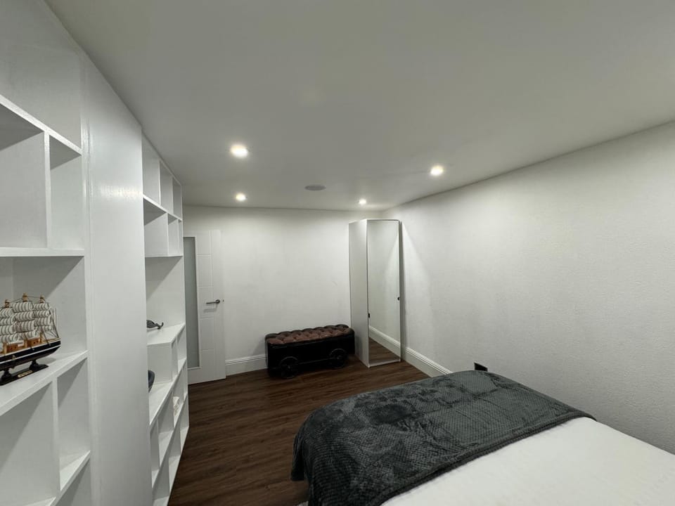 Photo of the whole room, wardrobe