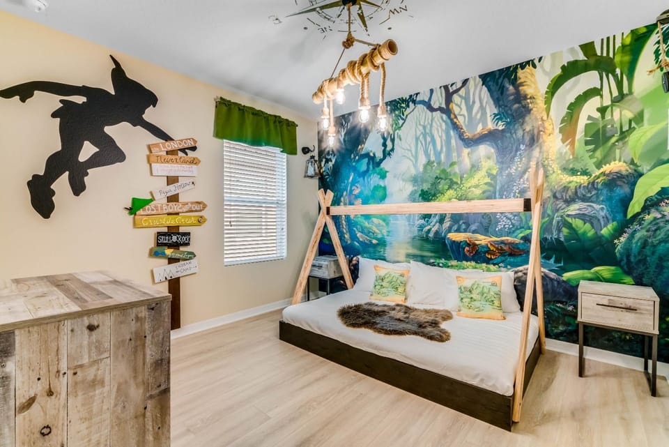 Bed, Photo of the whole room, Decorative detail, Bedroom