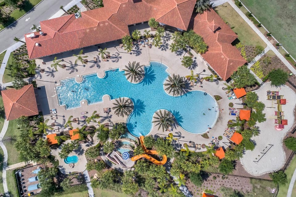 Property building, Neighbourhood, Bird's eye view, Swimming pool