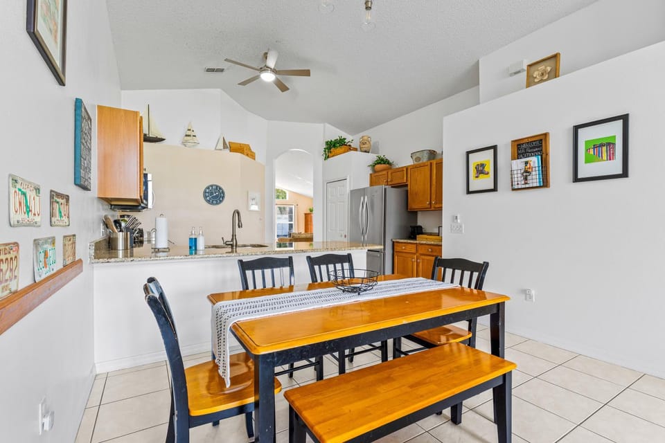 Dining area, Diving