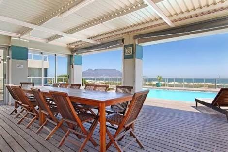Beachfront Apartment at Seaspray in Blouberg Apartment in Cape Town