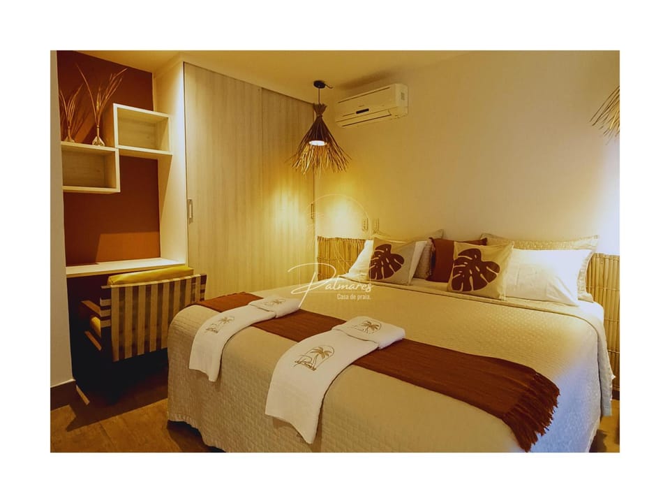 Bed, Photo of the whole room, Bedroom, air conditioner