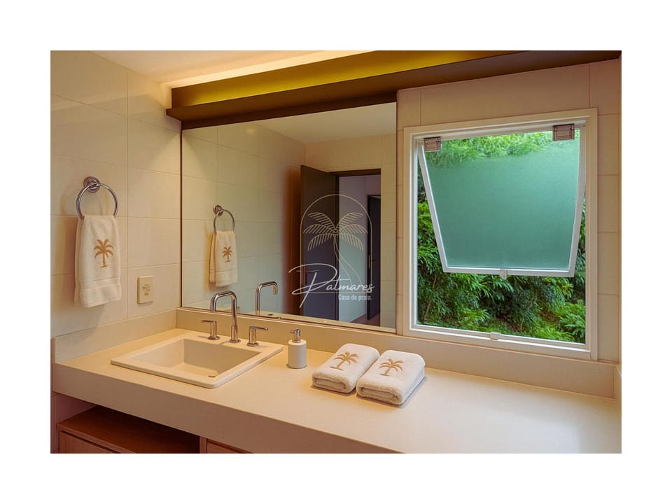 Bathroom, towels