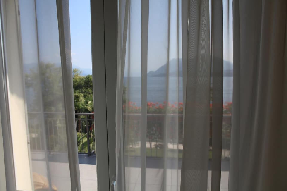 Garden view, Lake view, Landmark view, Mountain view, Pool view, Inner courtyard view