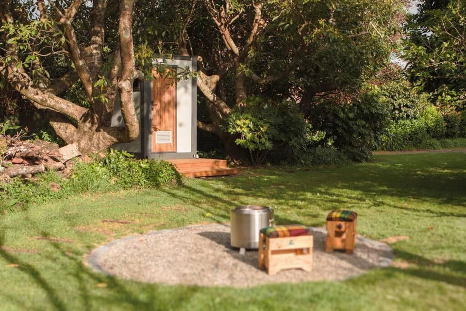 Natural landscape, Garden, Bathroom, Garden view, fireplace