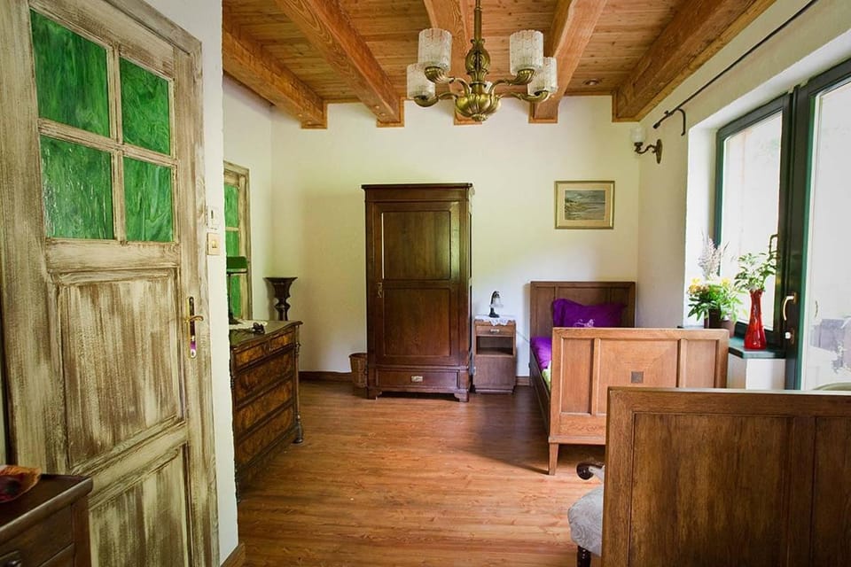 Bedroom, wardrobe