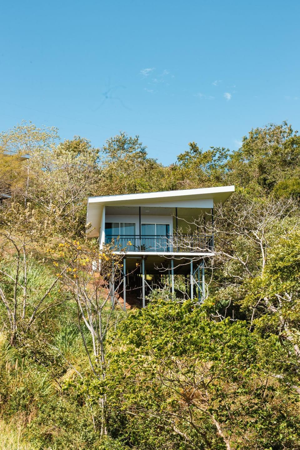 Property building, Day, Natural landscape, Balcony/Terrace