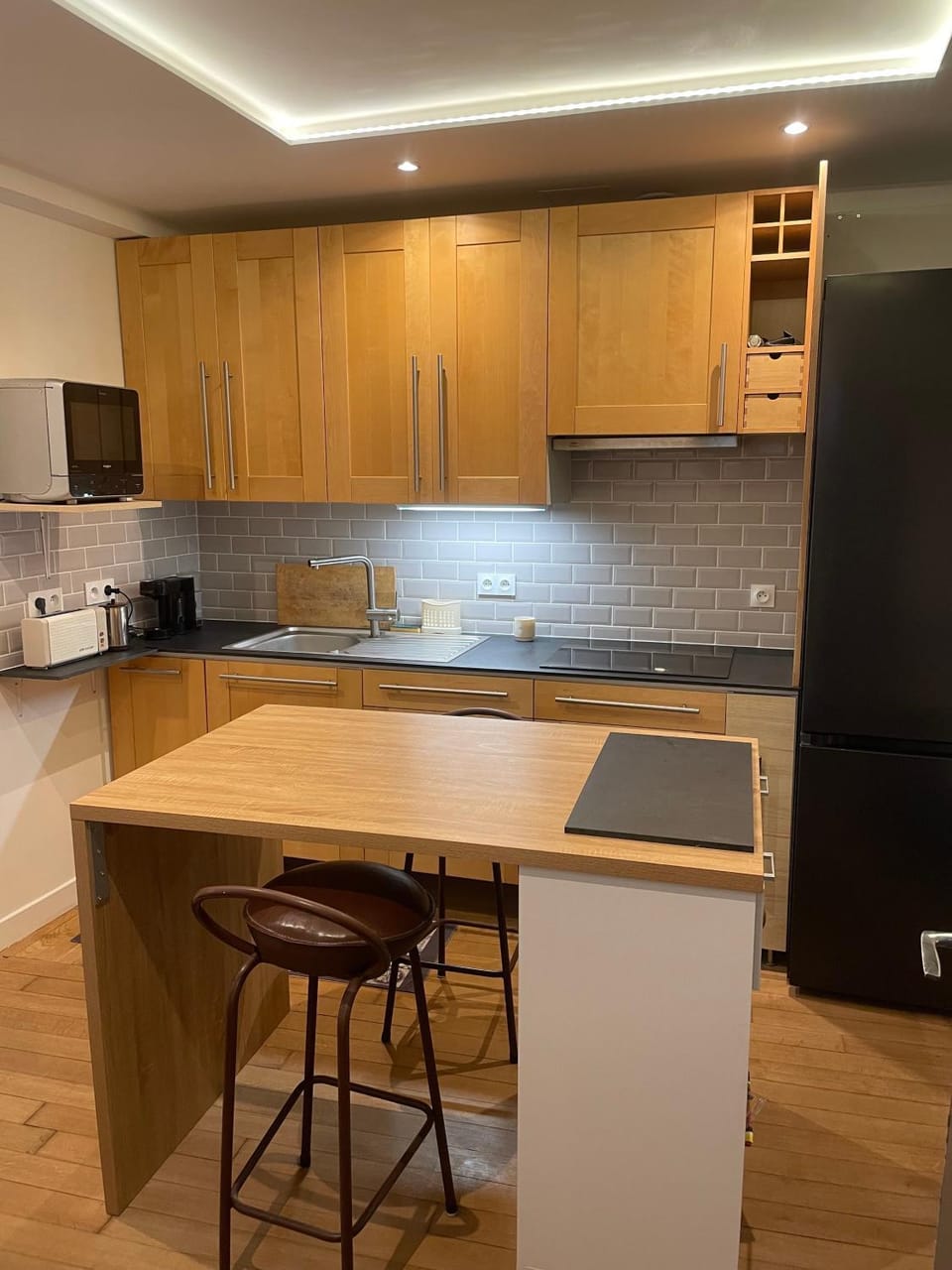 Kitchen or kitchenette, Dining area, dishwasher, pet friendly, stove, toaster