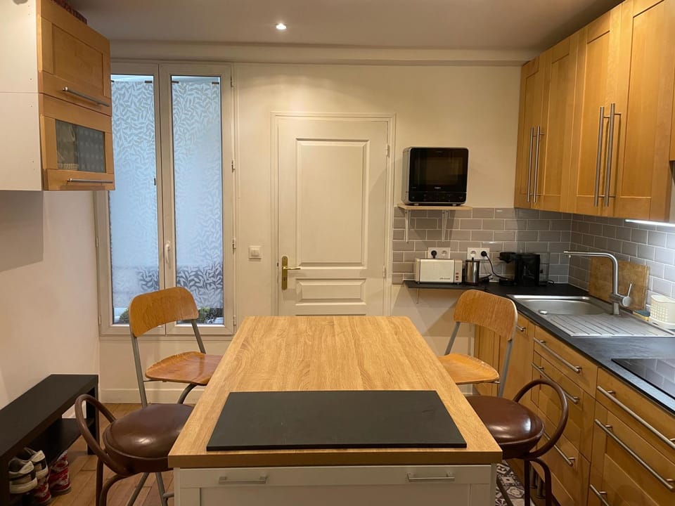 Coffee/tea facilities, Kitchen or kitchenette, Dining area, dishwasher, oven, pet friendly, toaster