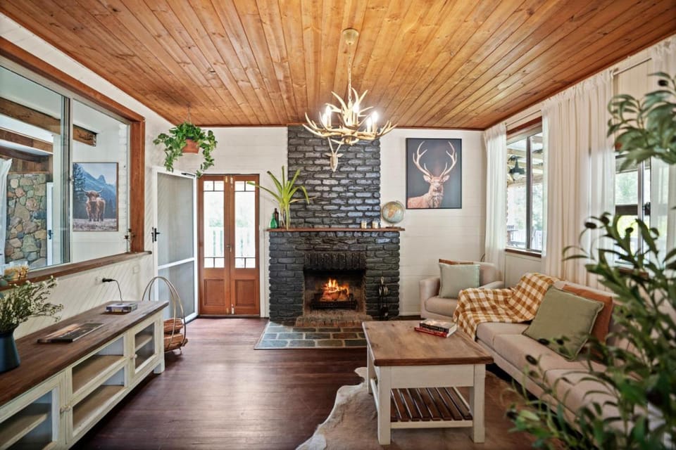 Bellbird Rise Off-Grid Cottage House in Kenilworth