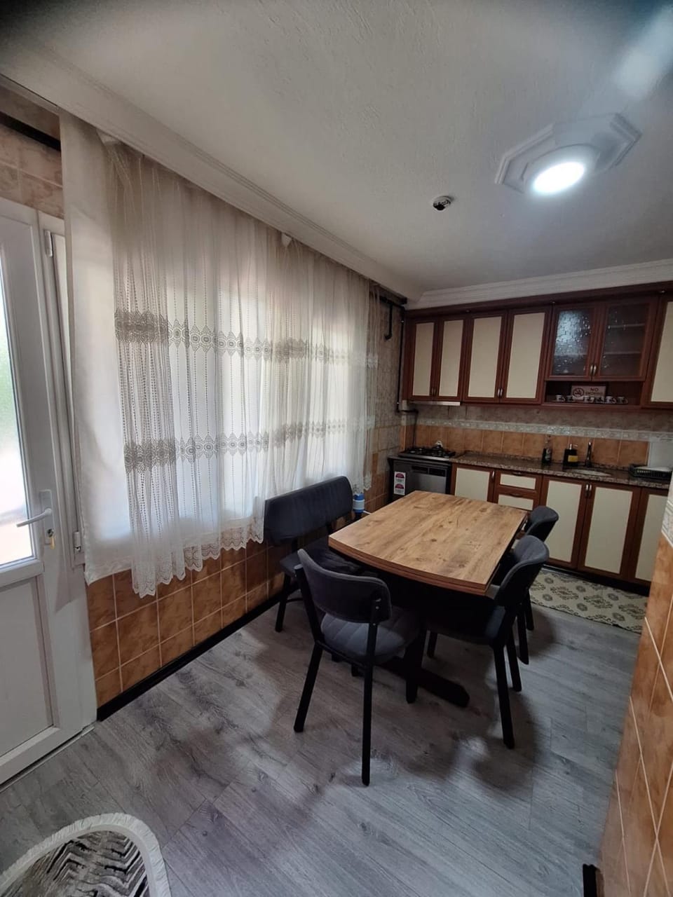 1Ege üniversitesi ve hastanesine çok yakın aileye Apartment in Izmir