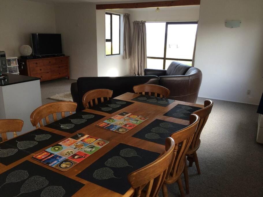 Beautiful Lakefront Location House in Rotorua