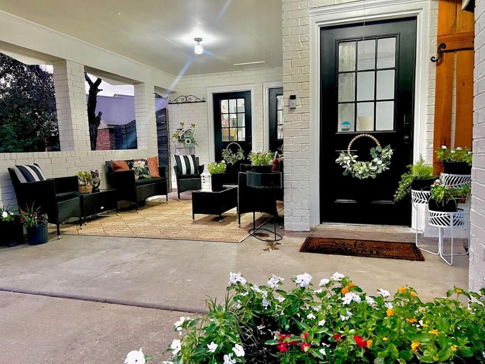 Patio, Seating area